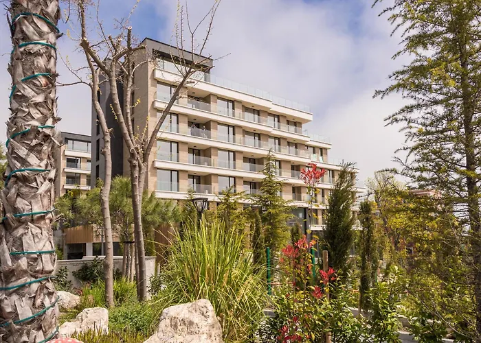 Ivy - Lux With Parking & Pool In Azur Panorama Апартаменты *