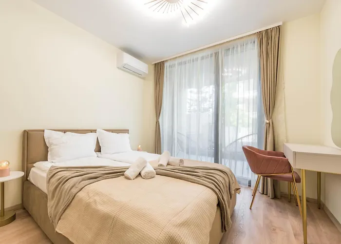 Апартаменты Ivy - Lux With Parking & Pool In Azur Panorama