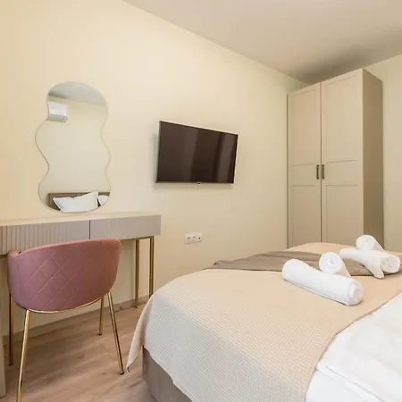 Ivy - Lux With Parking & Pool In Azur Panorama Apartment *