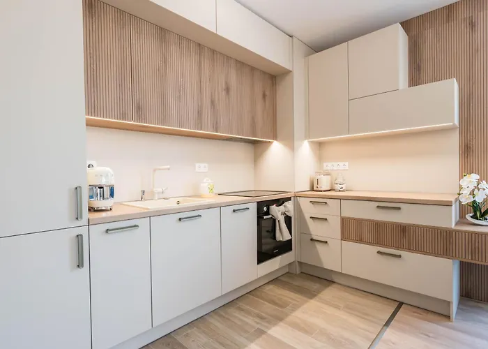 Ivy - Lux With Parking & Pool In Azur Panorama Apartment *