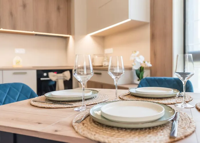 Ivy - Lux With Parking & Pool In Azur Panorama Apartment