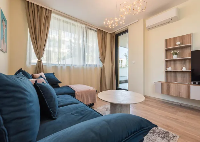 Apartment Ivy - Lux With Parking & Pool In Azur Panorama Saints Constantine and Helena